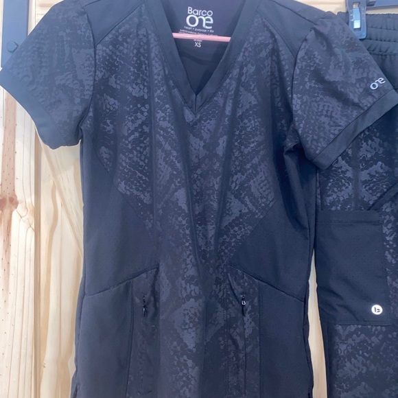 Scrub set - Picture 4 of 6